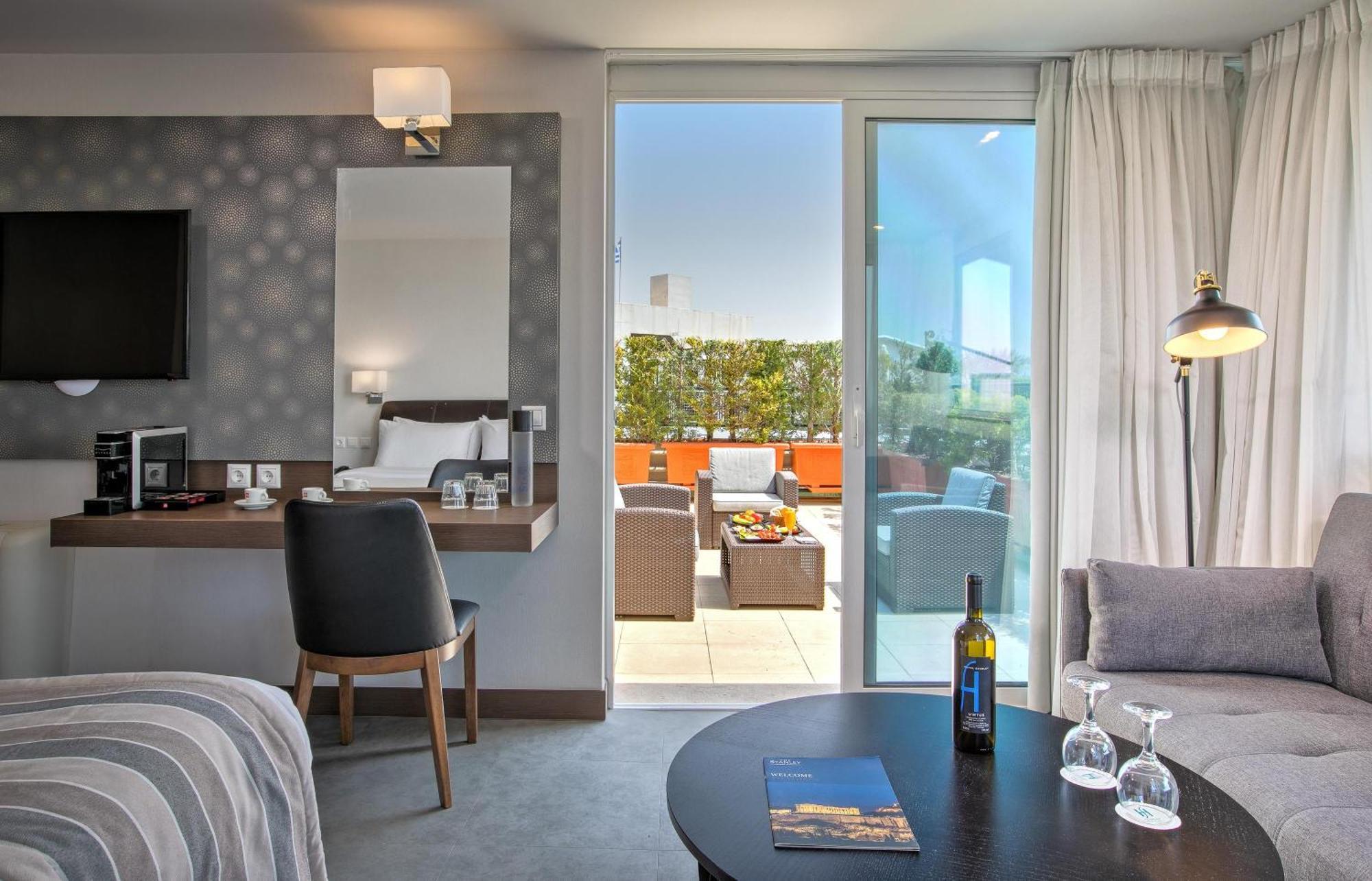Junior Suite with Executive Lounge Access,1742578936:JPEG