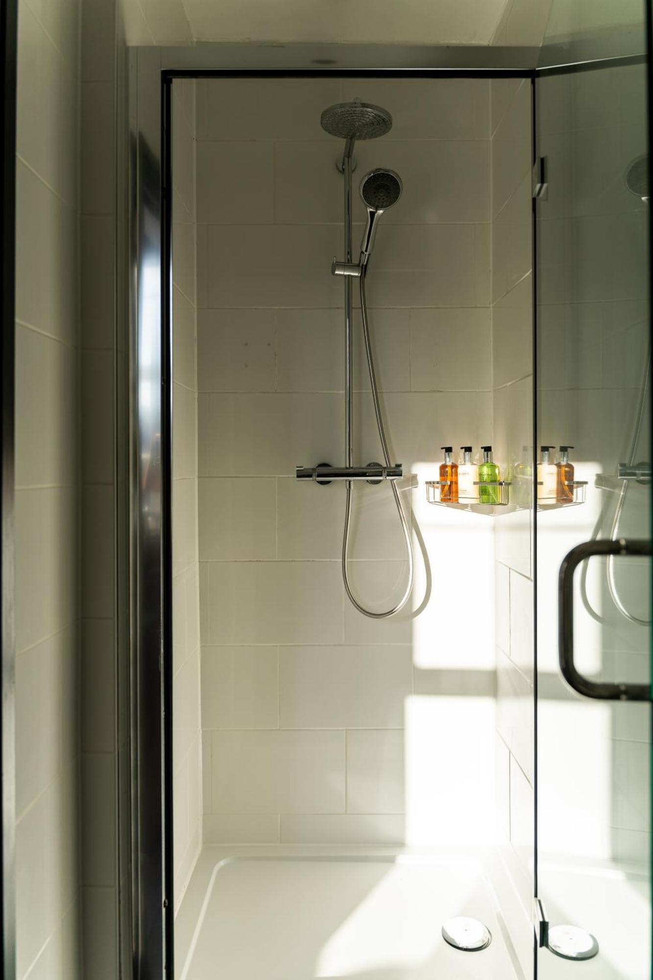 Single Room Shower