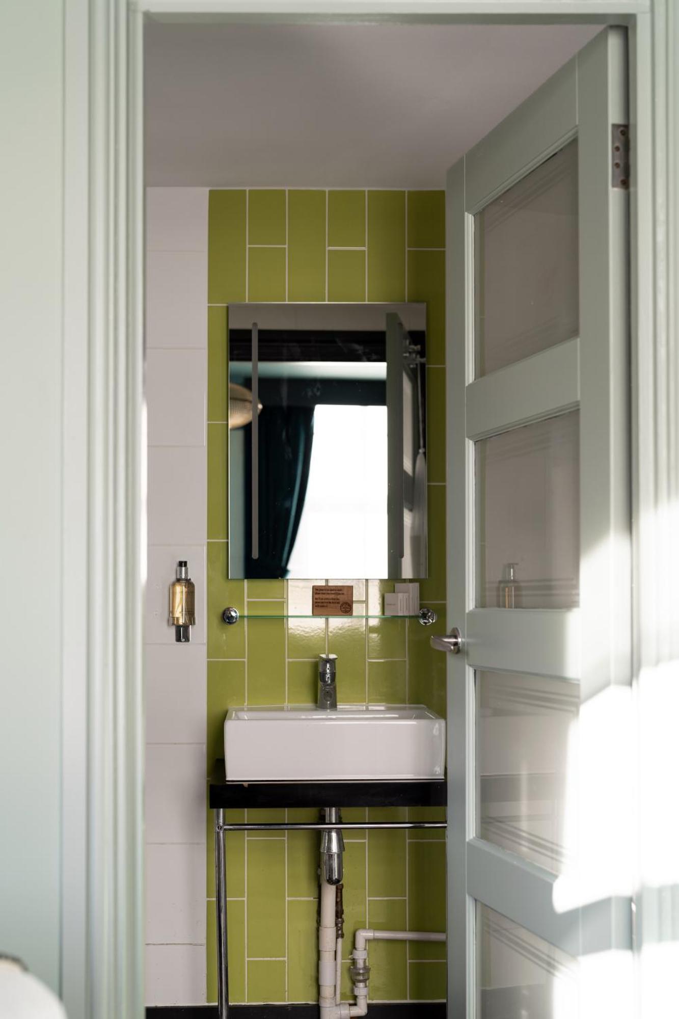 Single Room Shower