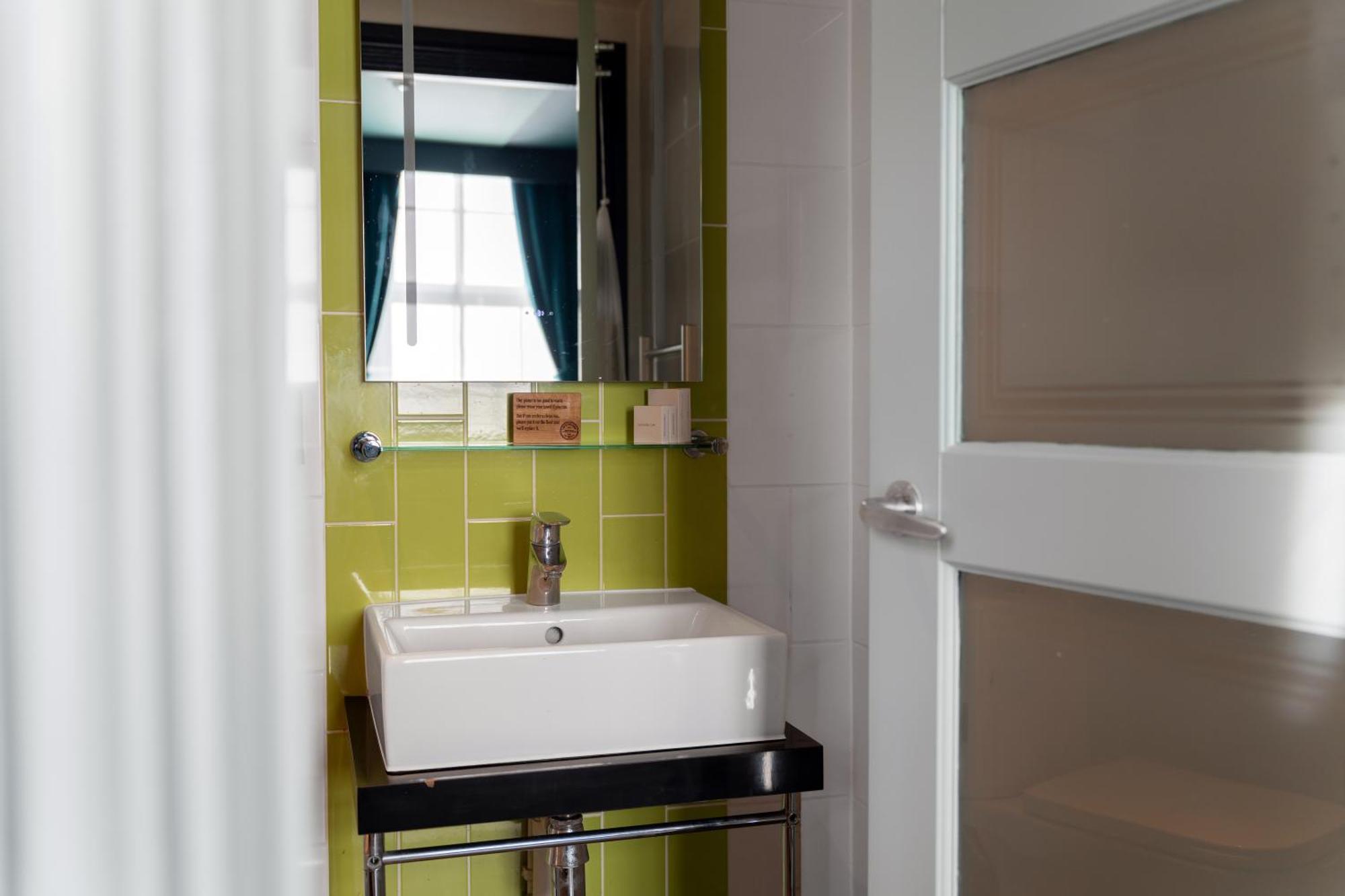 Single Room Shower