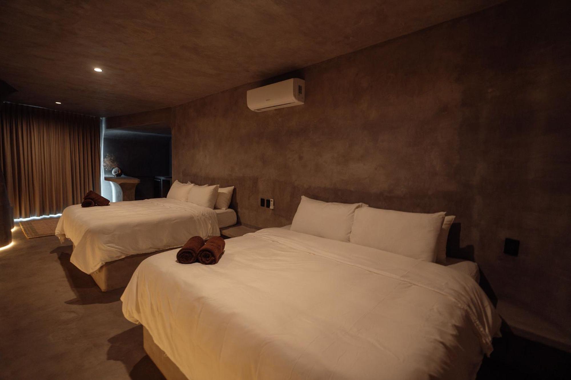 Room with Two King Beds with Street View and Private Bathroom,1742905666:JPEG