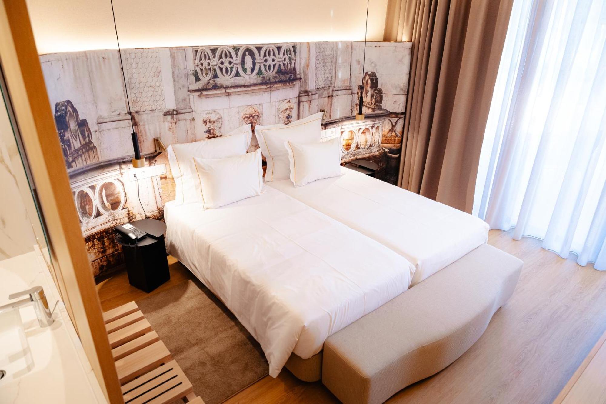 Superior Double or Twin Room Terrace Pool View