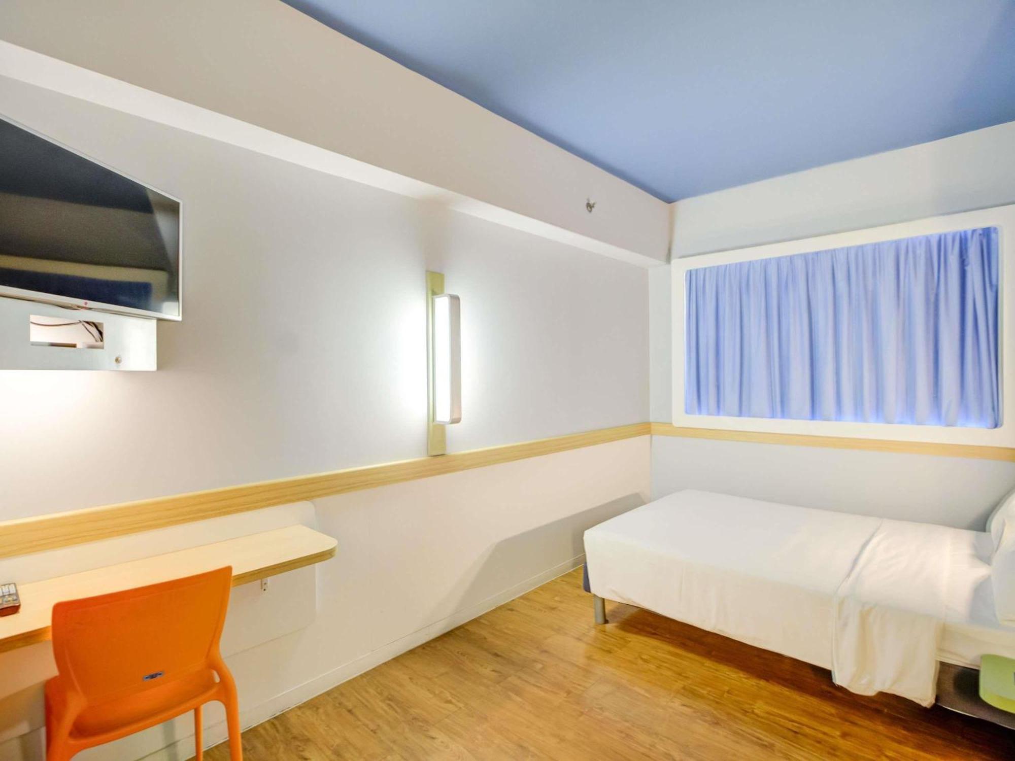 Standard Room Mobility Accessible