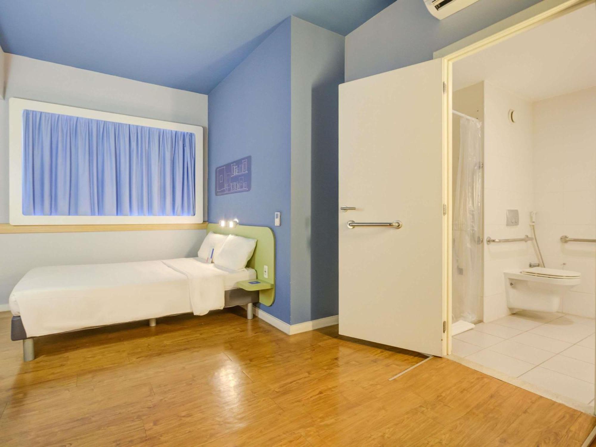Standard Room Mobility Accessible