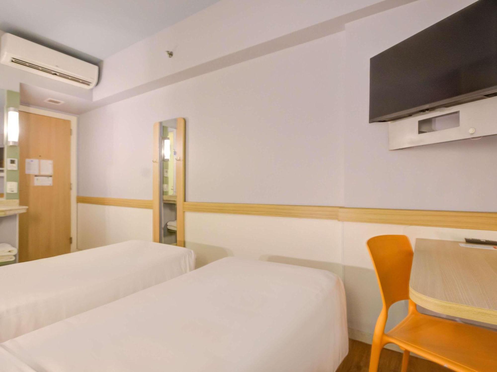 Standard Room Mobility Accessible