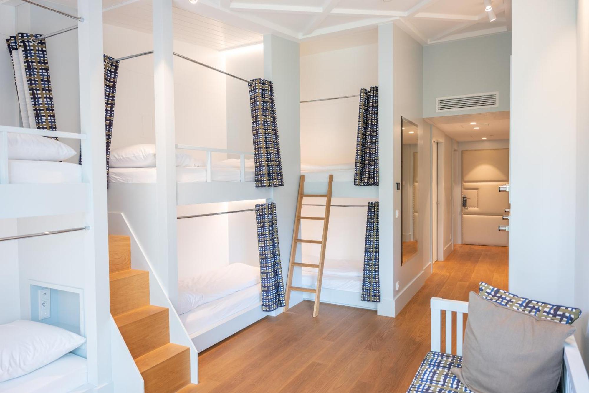 Private 6-Bed Room