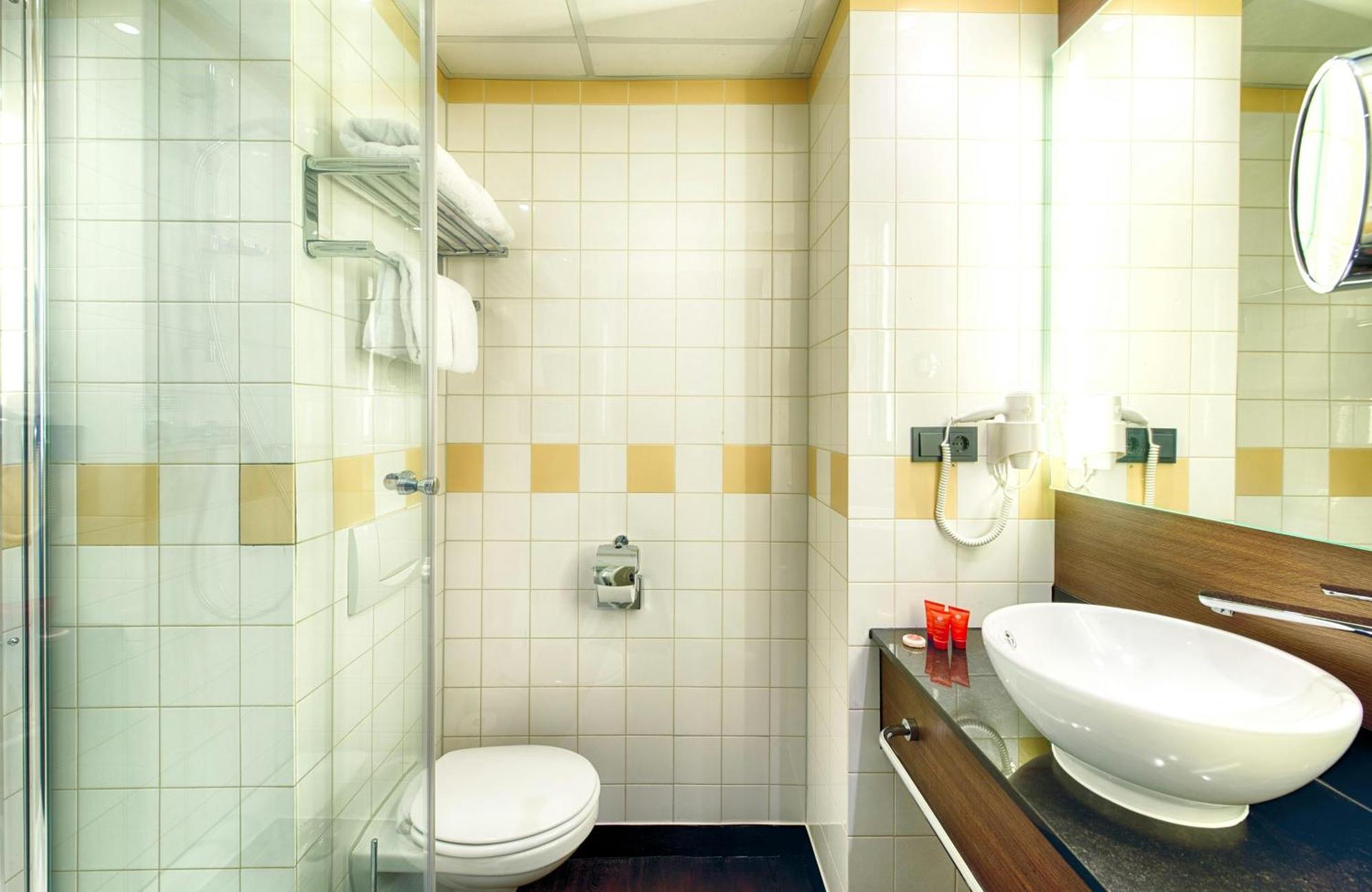 Comfort Kamer met 2 aparte bedden en 1 eenpersoonsbed