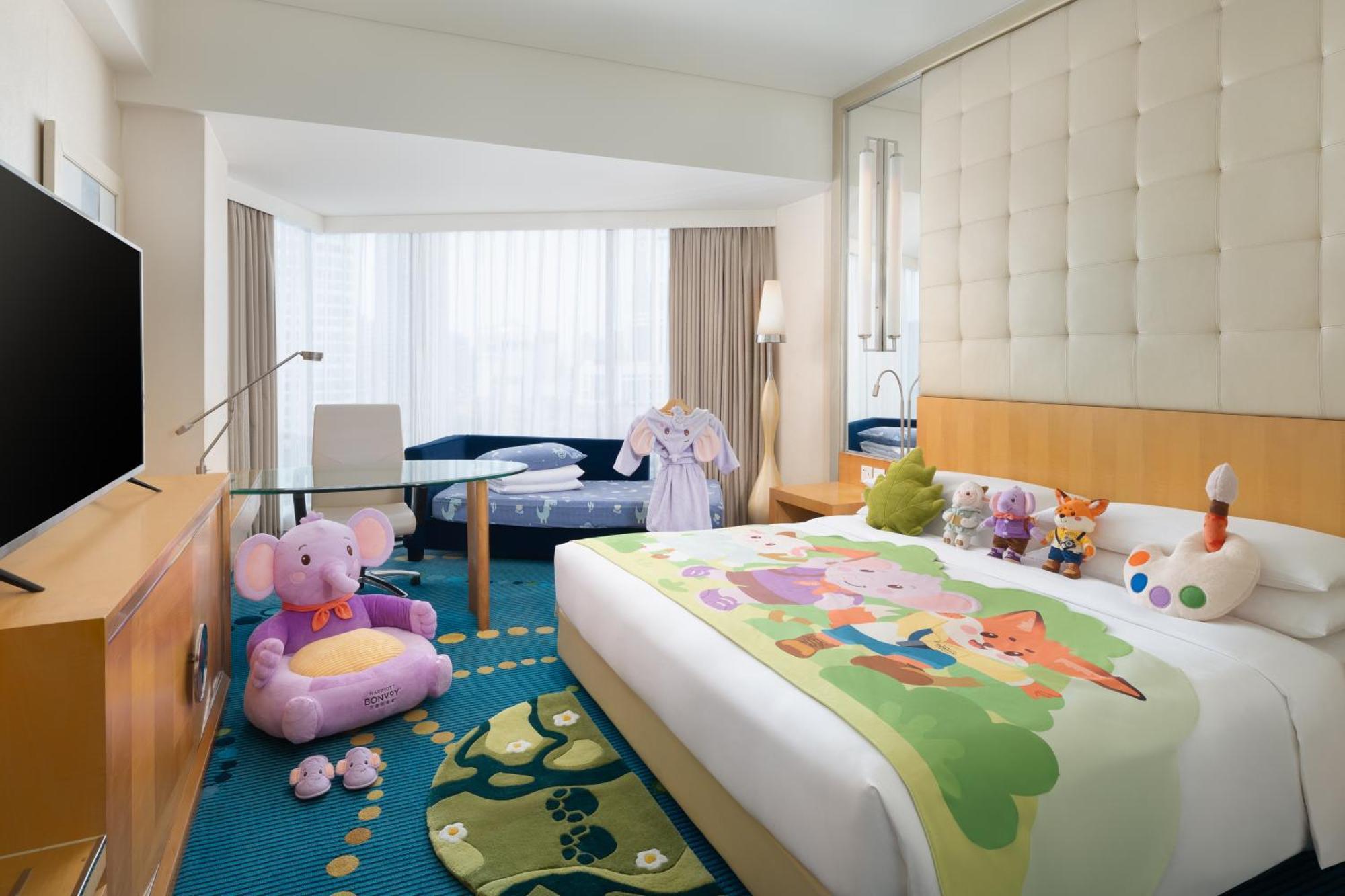 Marriott Squad Family King Room Sofa Bed