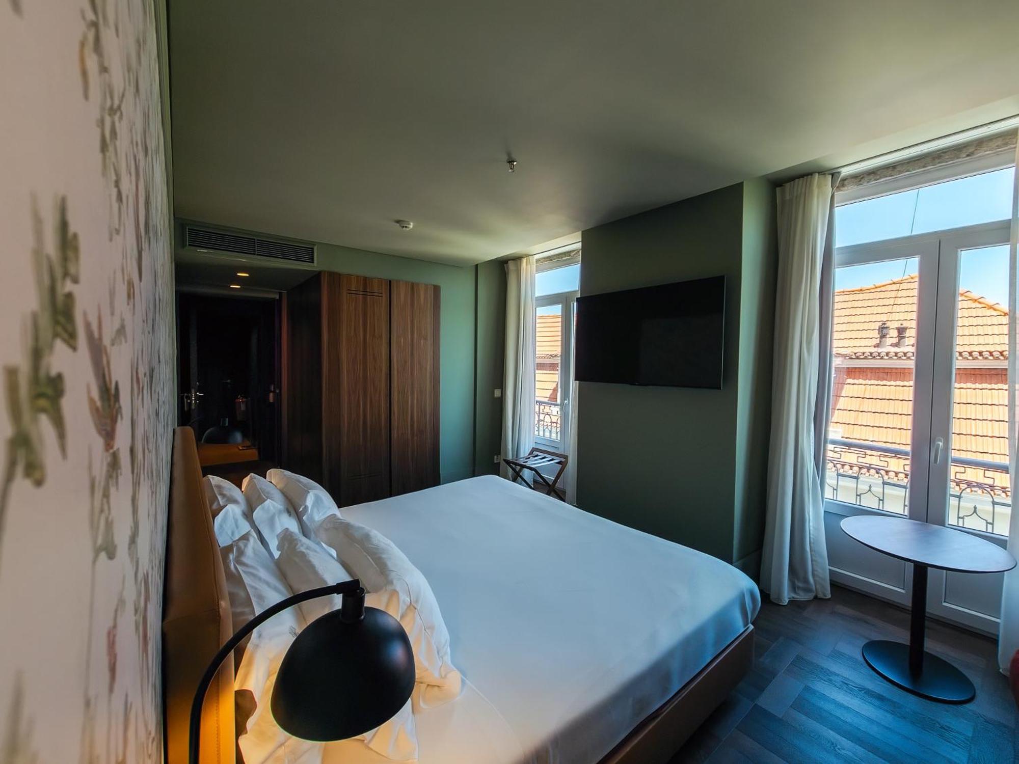Double or Twin Deluxe Room River or Castle View