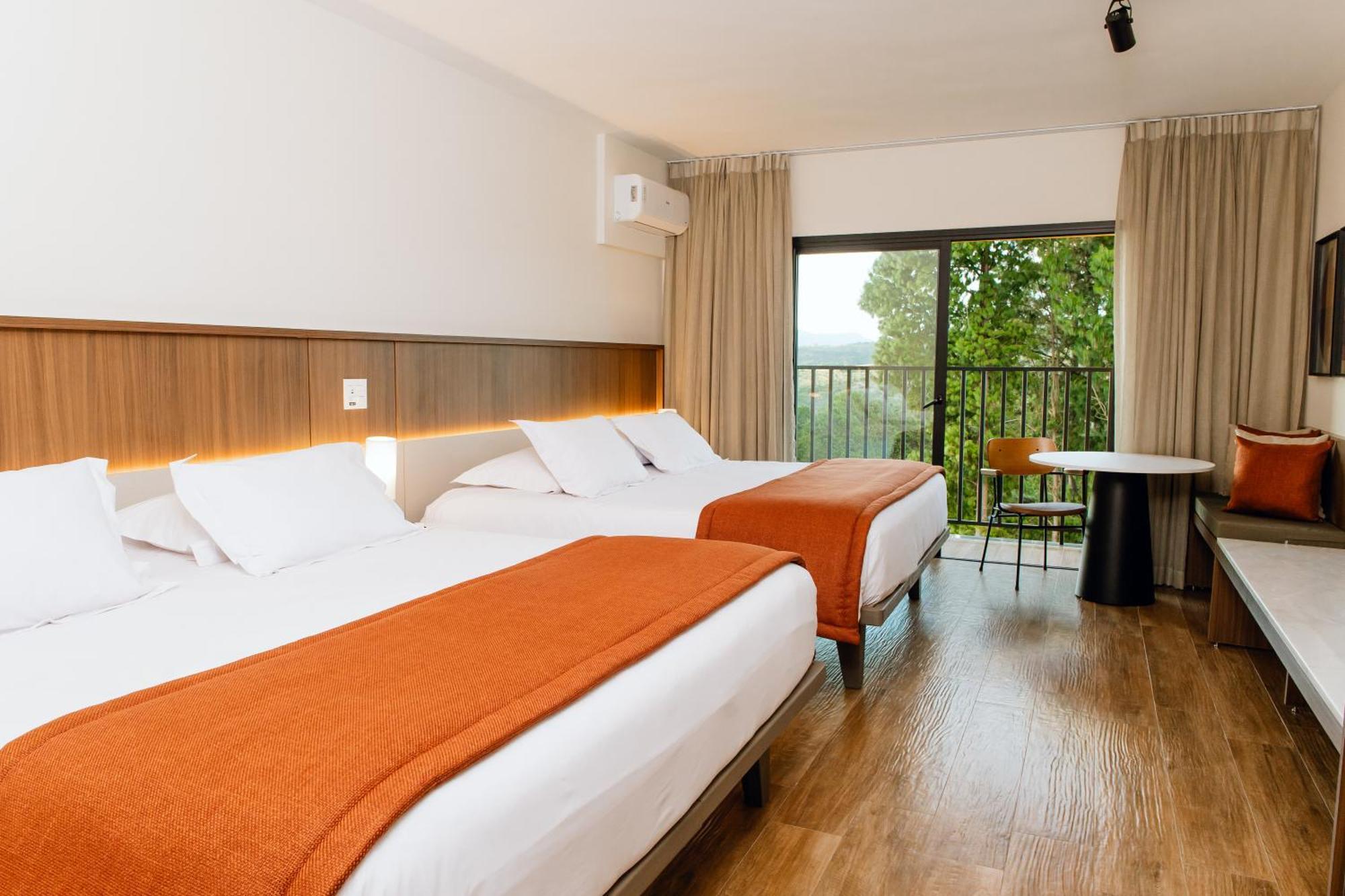 King Room with Two King Beds,1758391831:JPEG