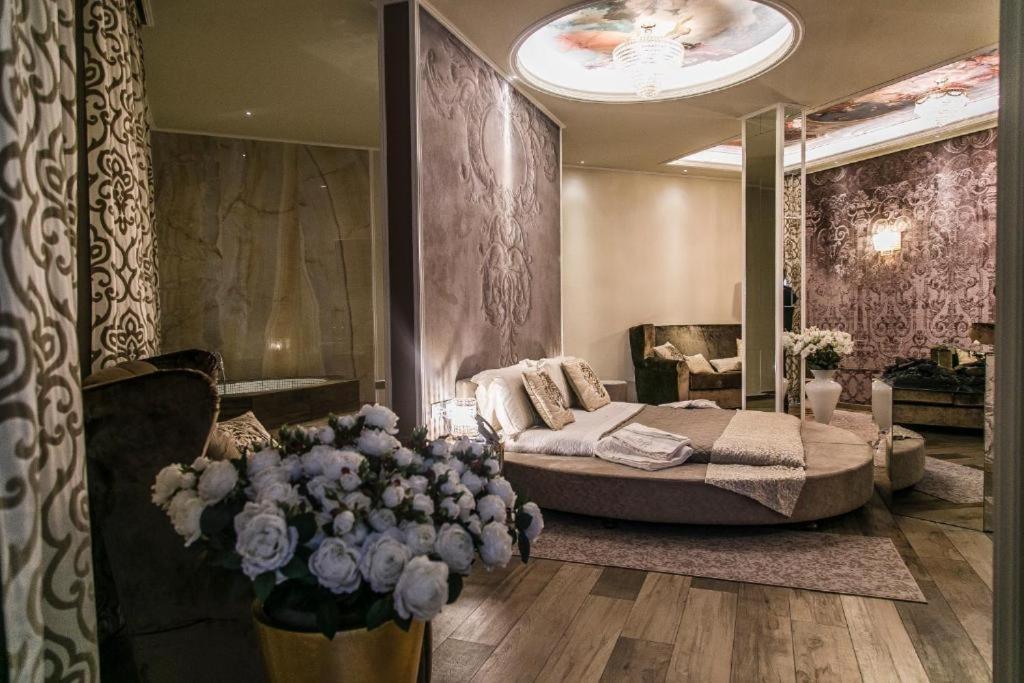 King Suite Spa Bath
