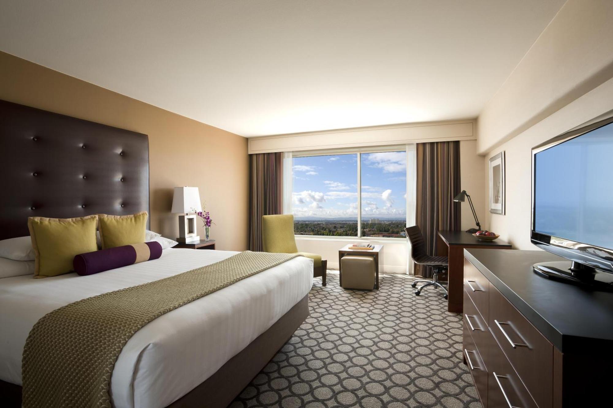 King Room with Accessible Tub - Disability Access