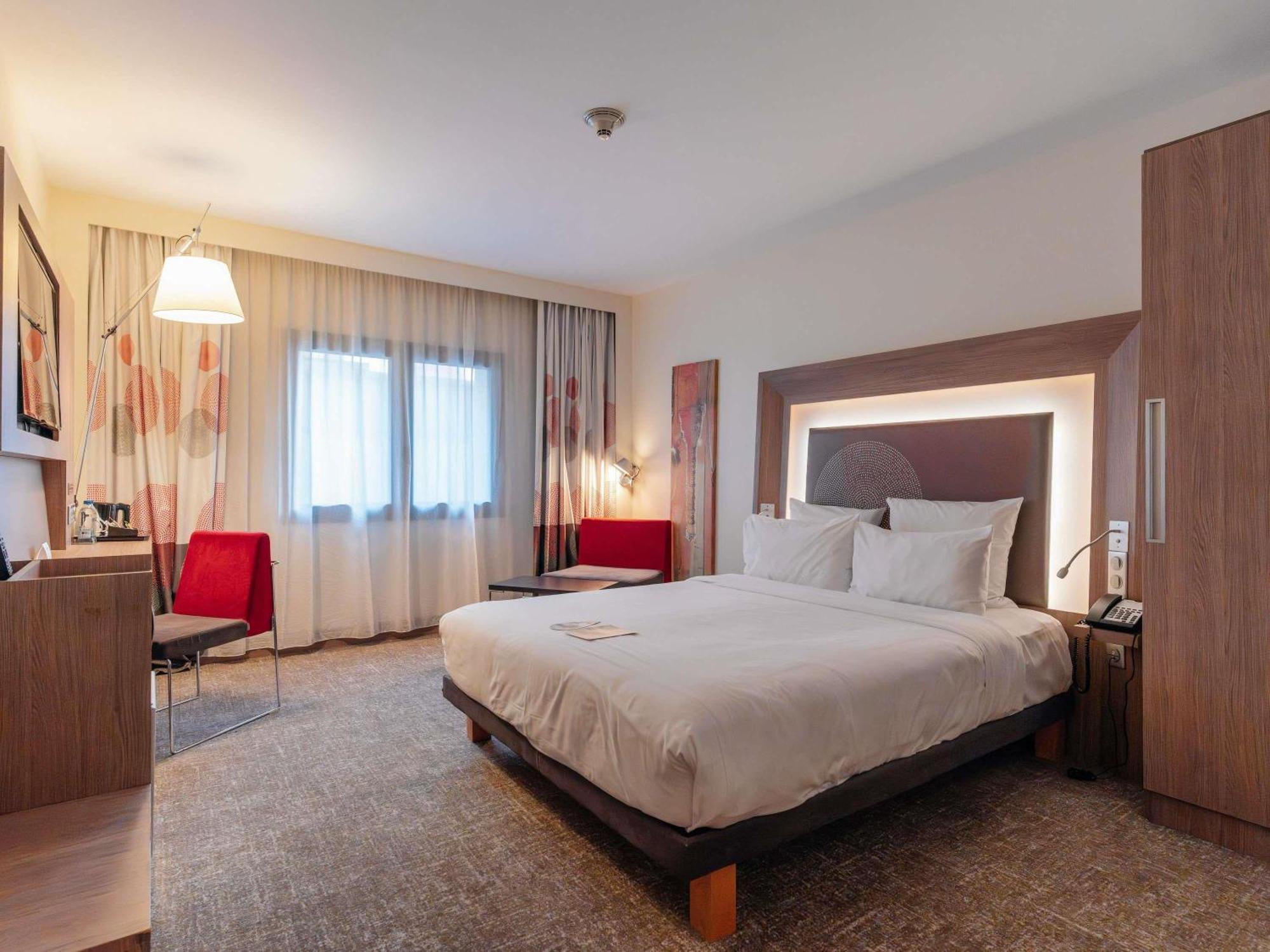 Superior Room Queen Bed Accessible