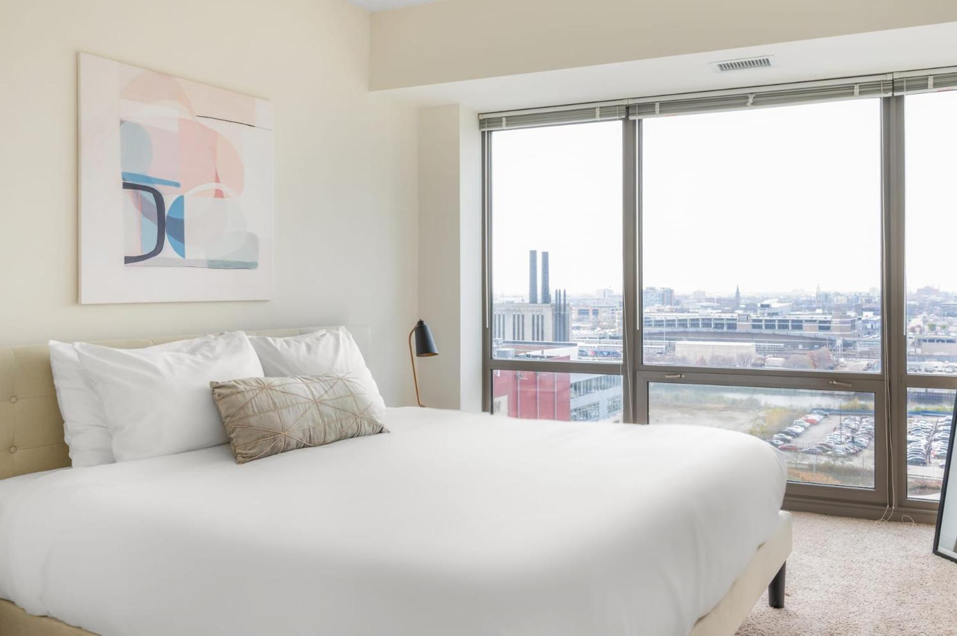 Deluxe One-Bedroom Apartment Self Check Virtual Front Desk