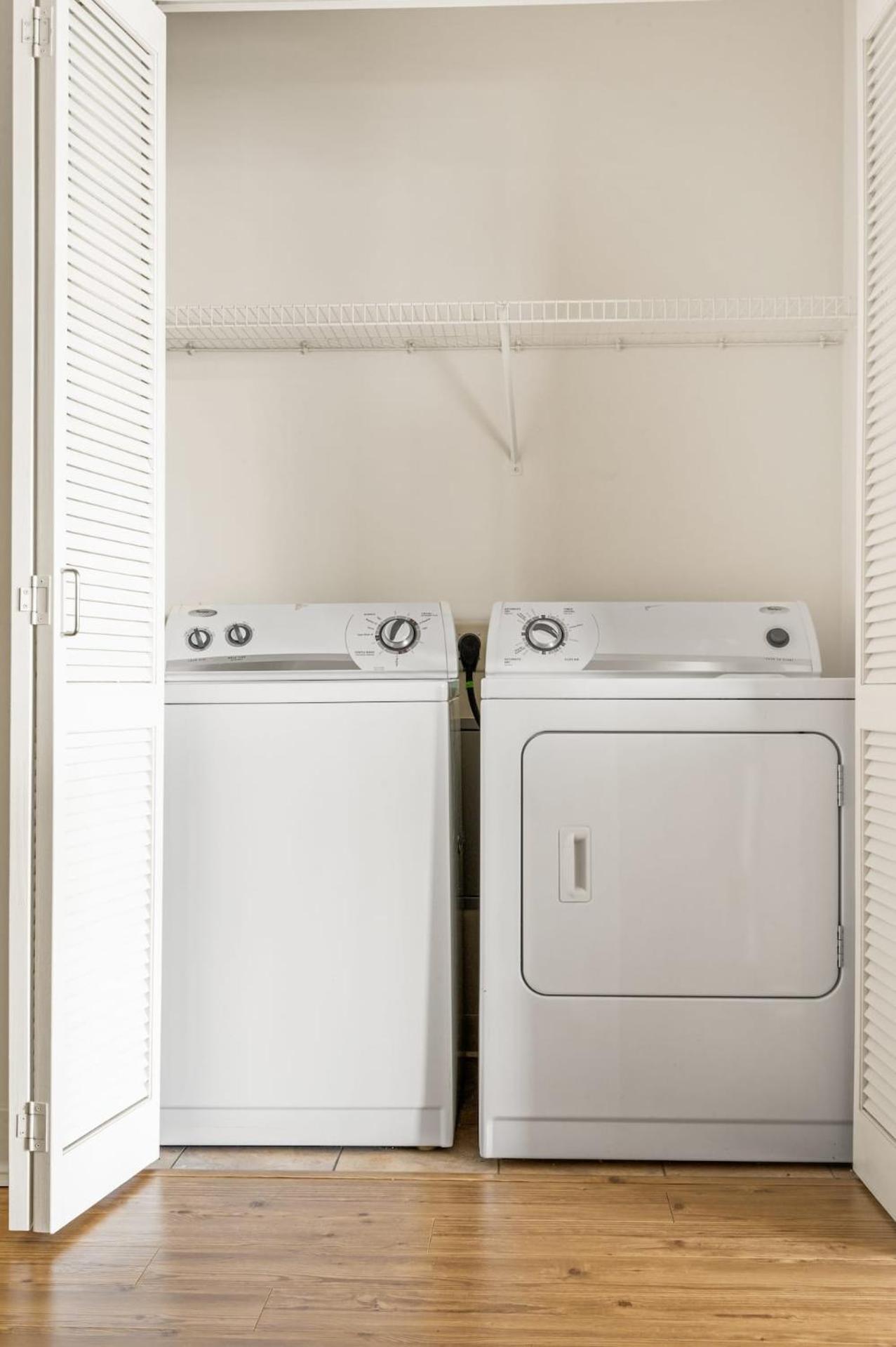 Three-Bedroom Apartment Self Check Virtual Front Desk