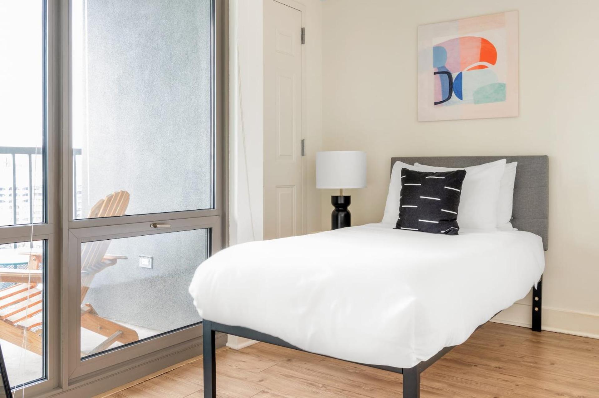 Deluxe One-Bedroom Apartment Self Check Virtual Front Desk