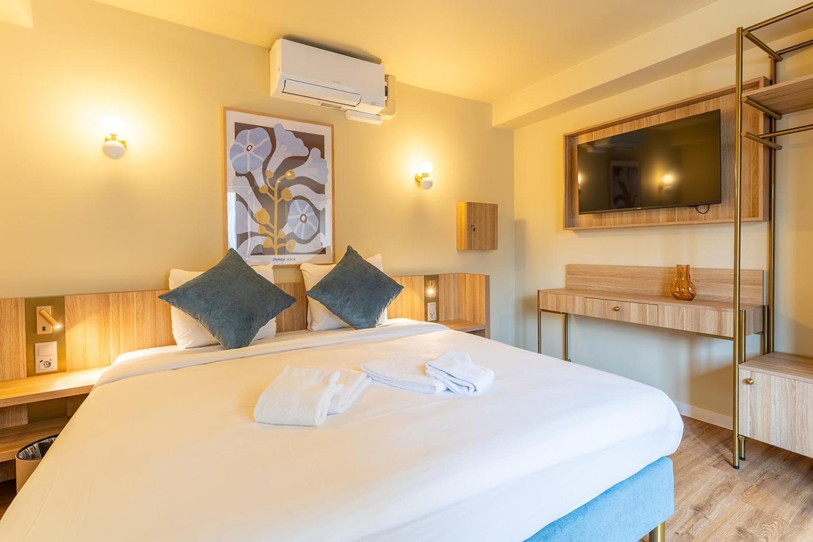 Superior King Room