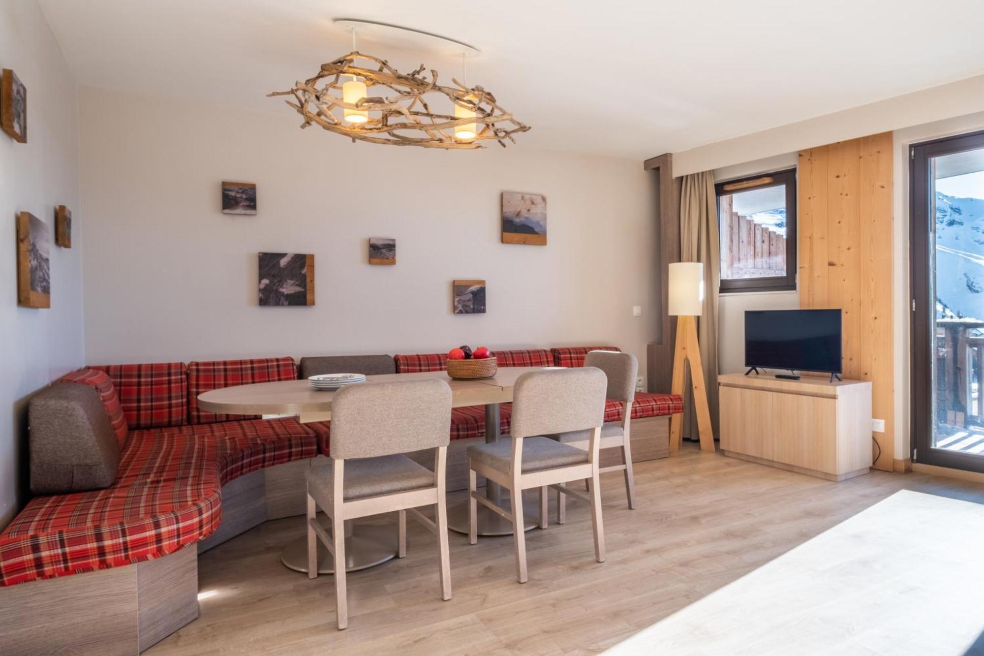 Two-Bedroom Apartment with Balcony (6 People)