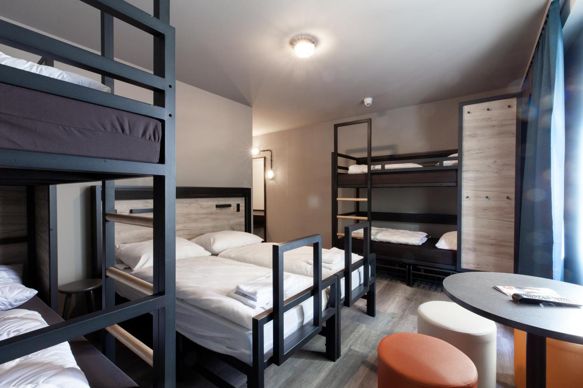 Bed 6-Bed Female Dormitory Room