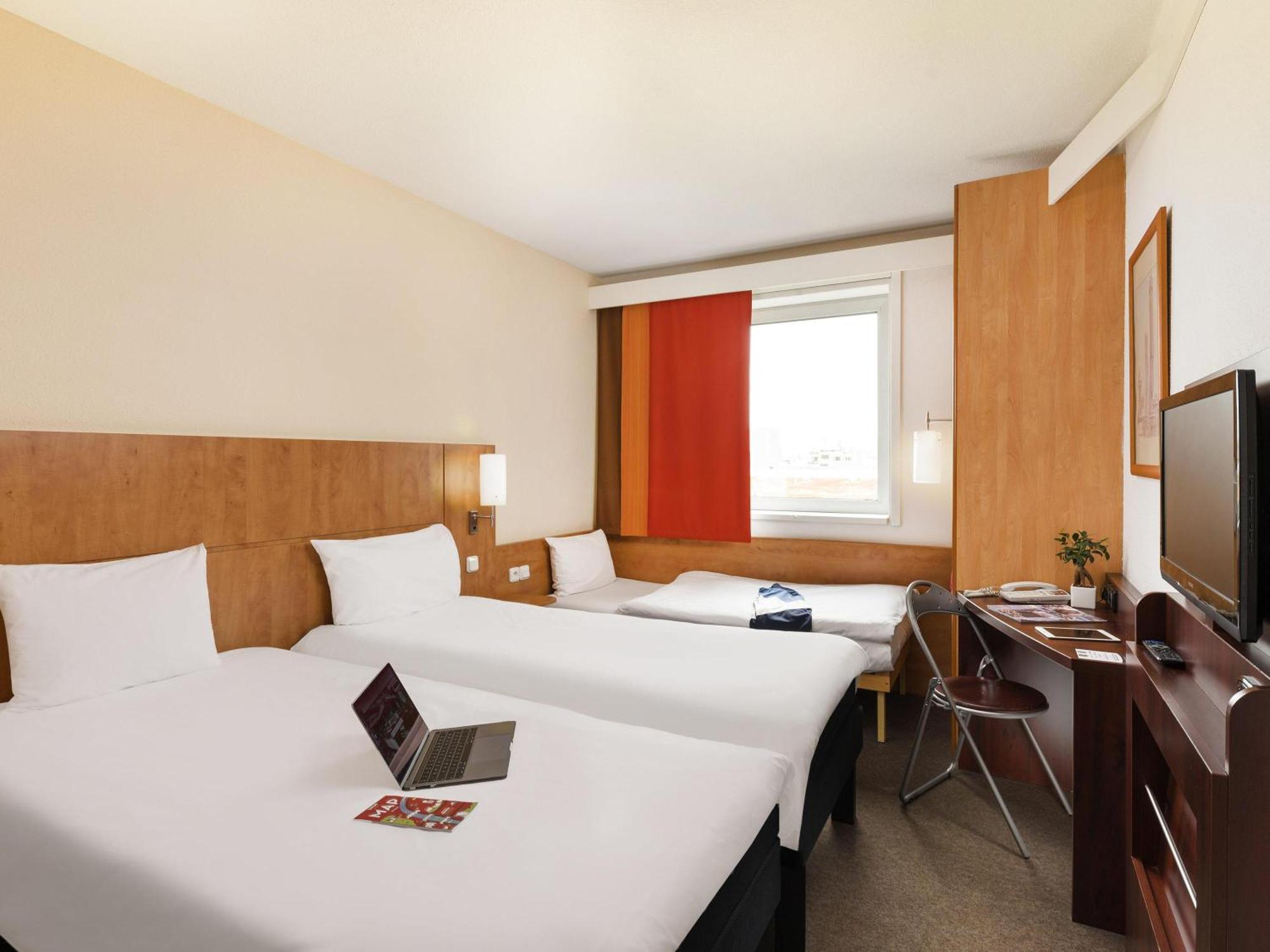 Standard Room Three Single Beds