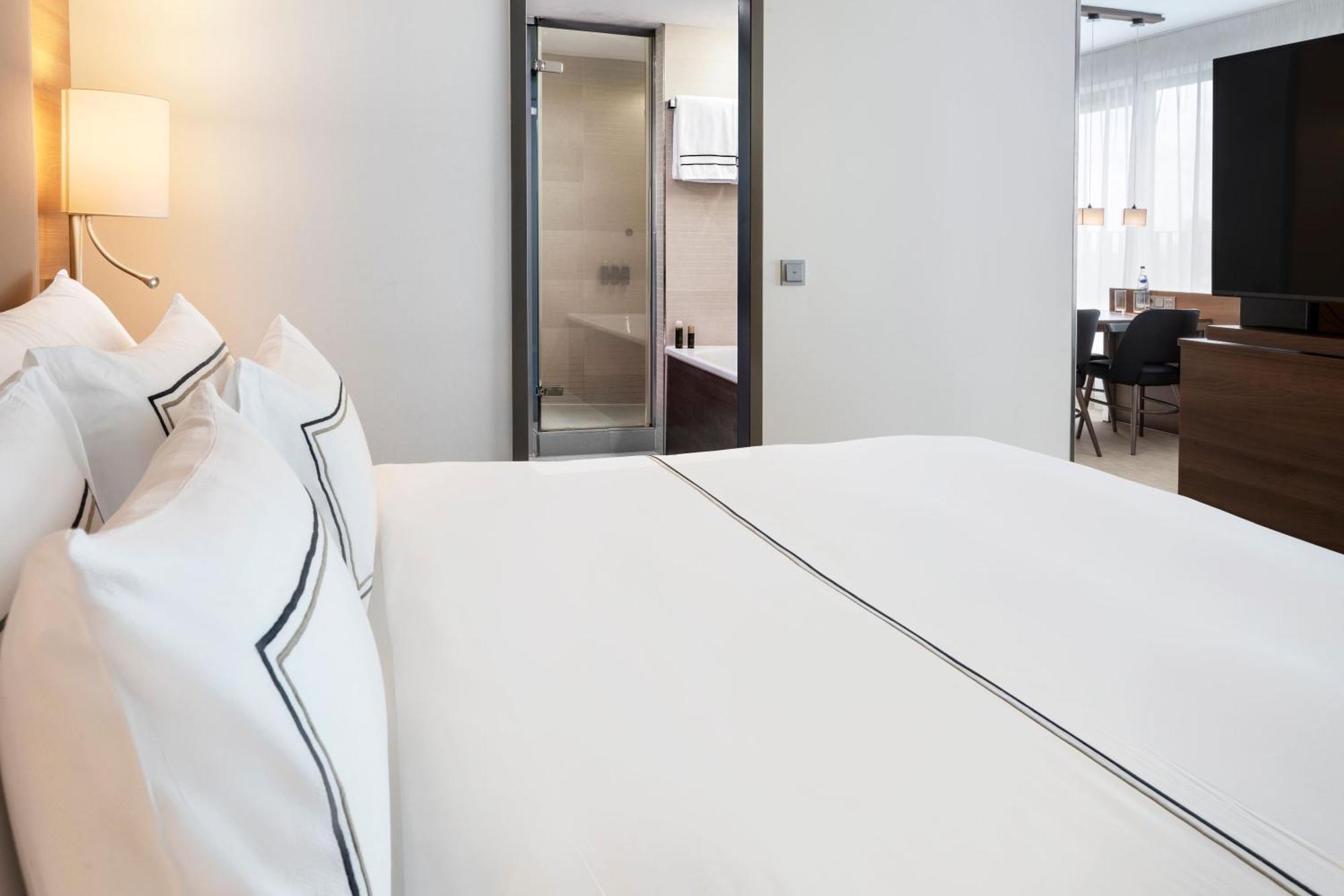 The Level Executive Suite,1771532650:JPEG