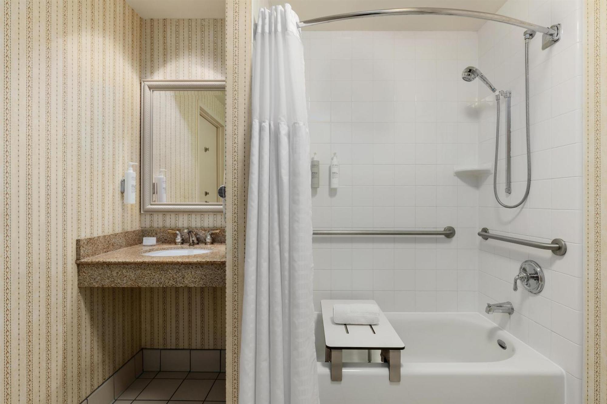 King Room Tub Mobility Hearing Access