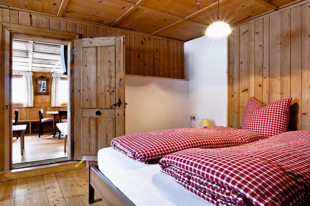 Chalet,1771745412:JPEG