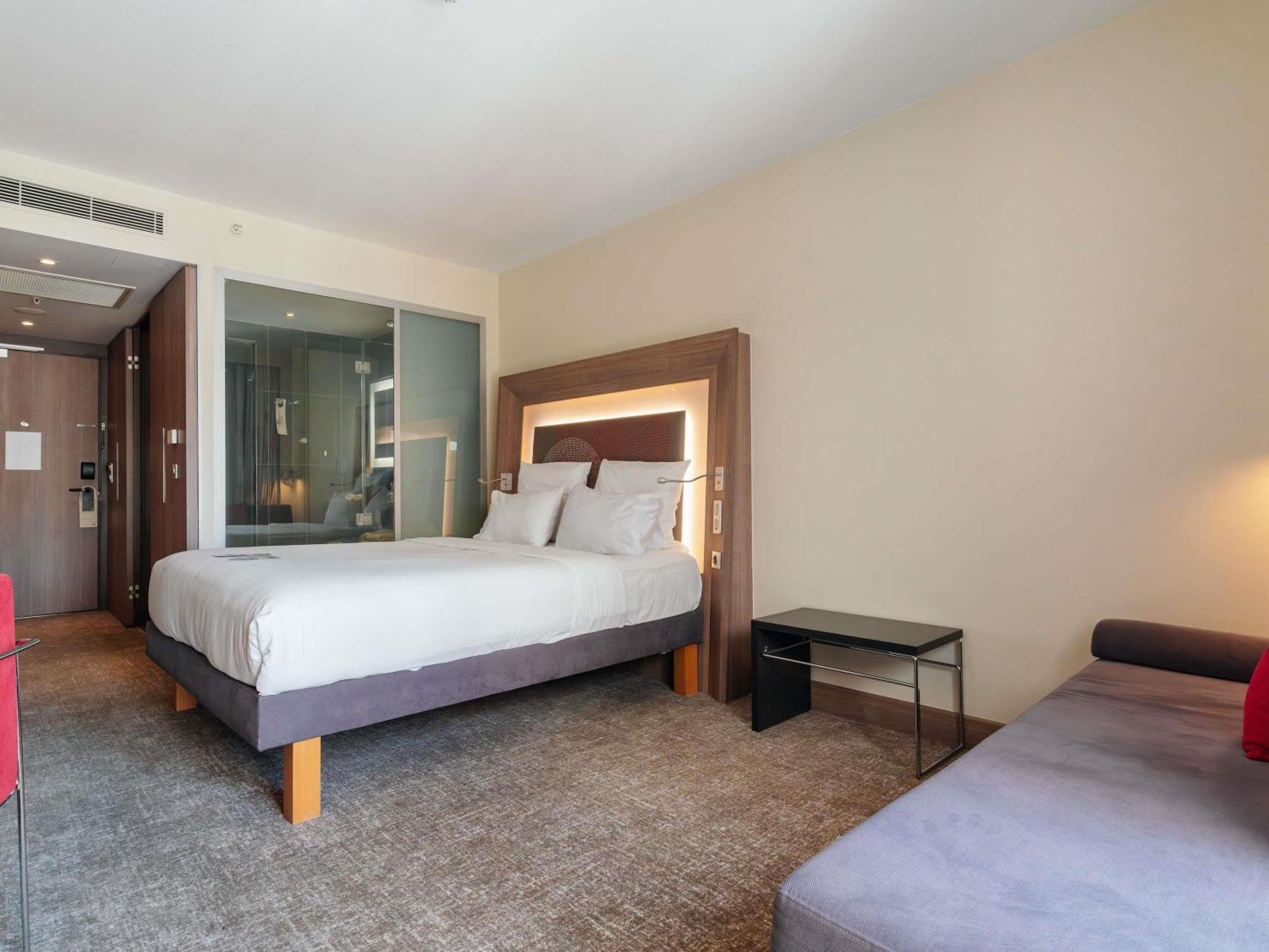 Executive Queen Room
