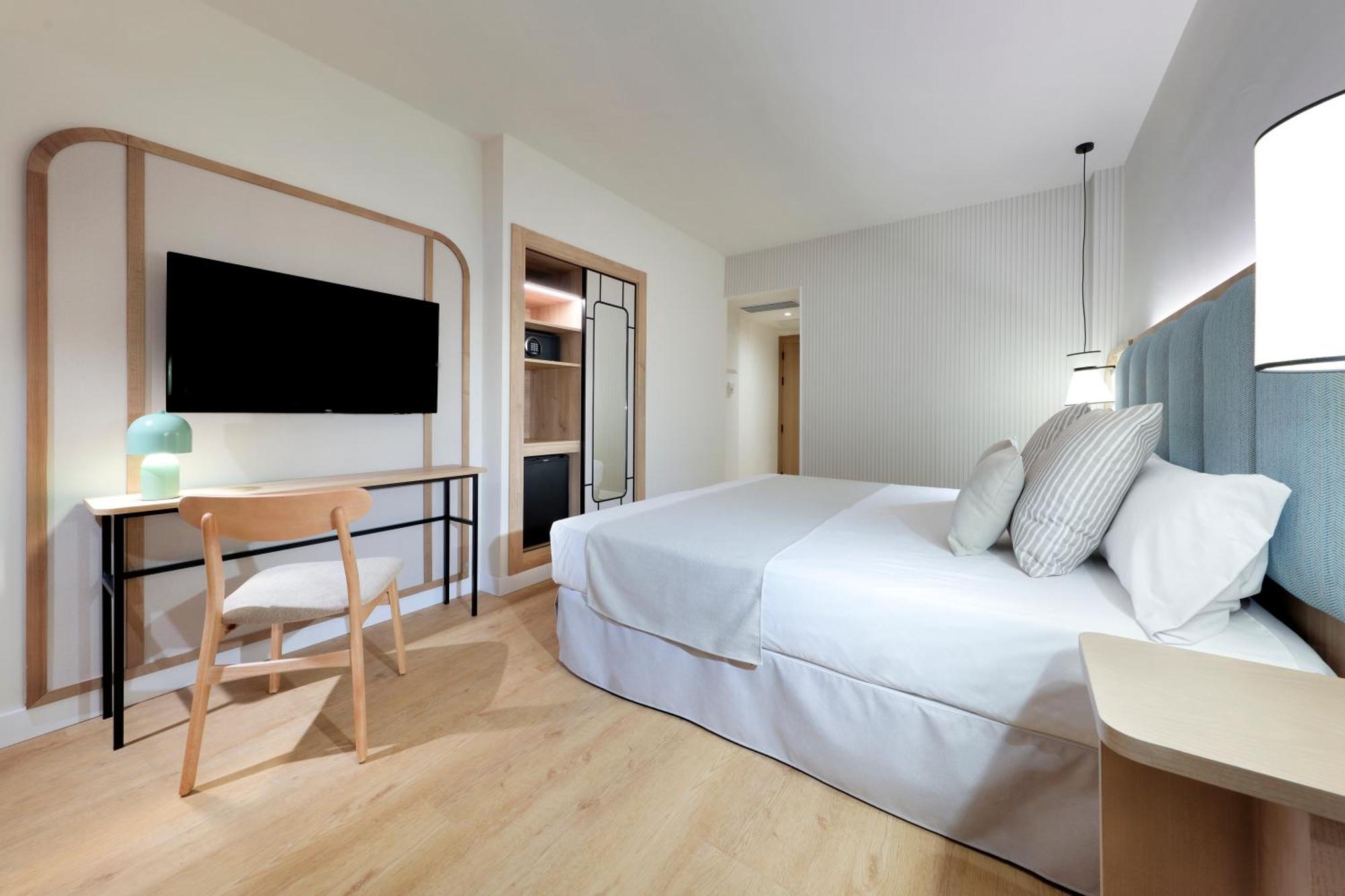 Double Room with Pool View