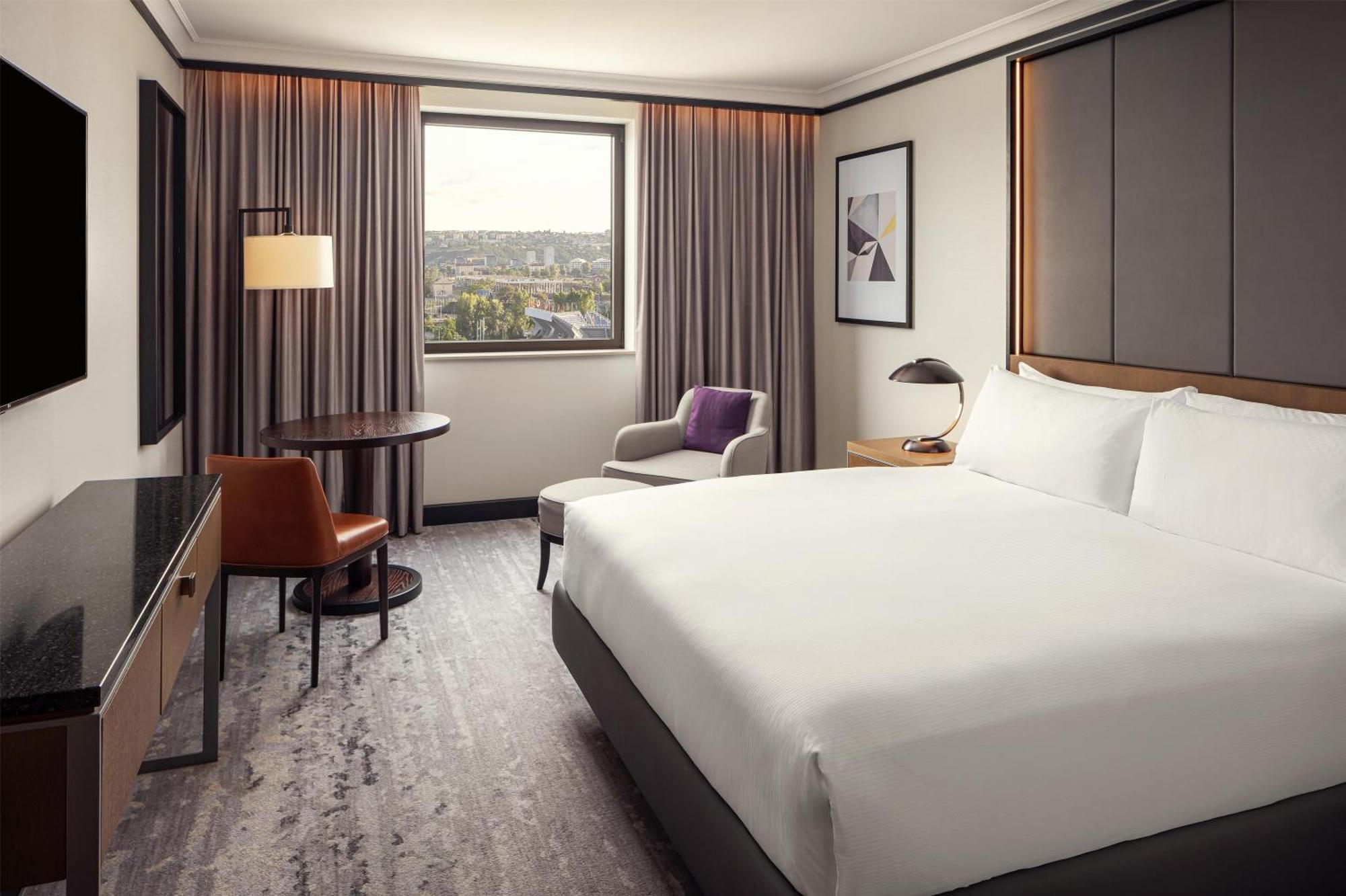 Deluxe King Room River View