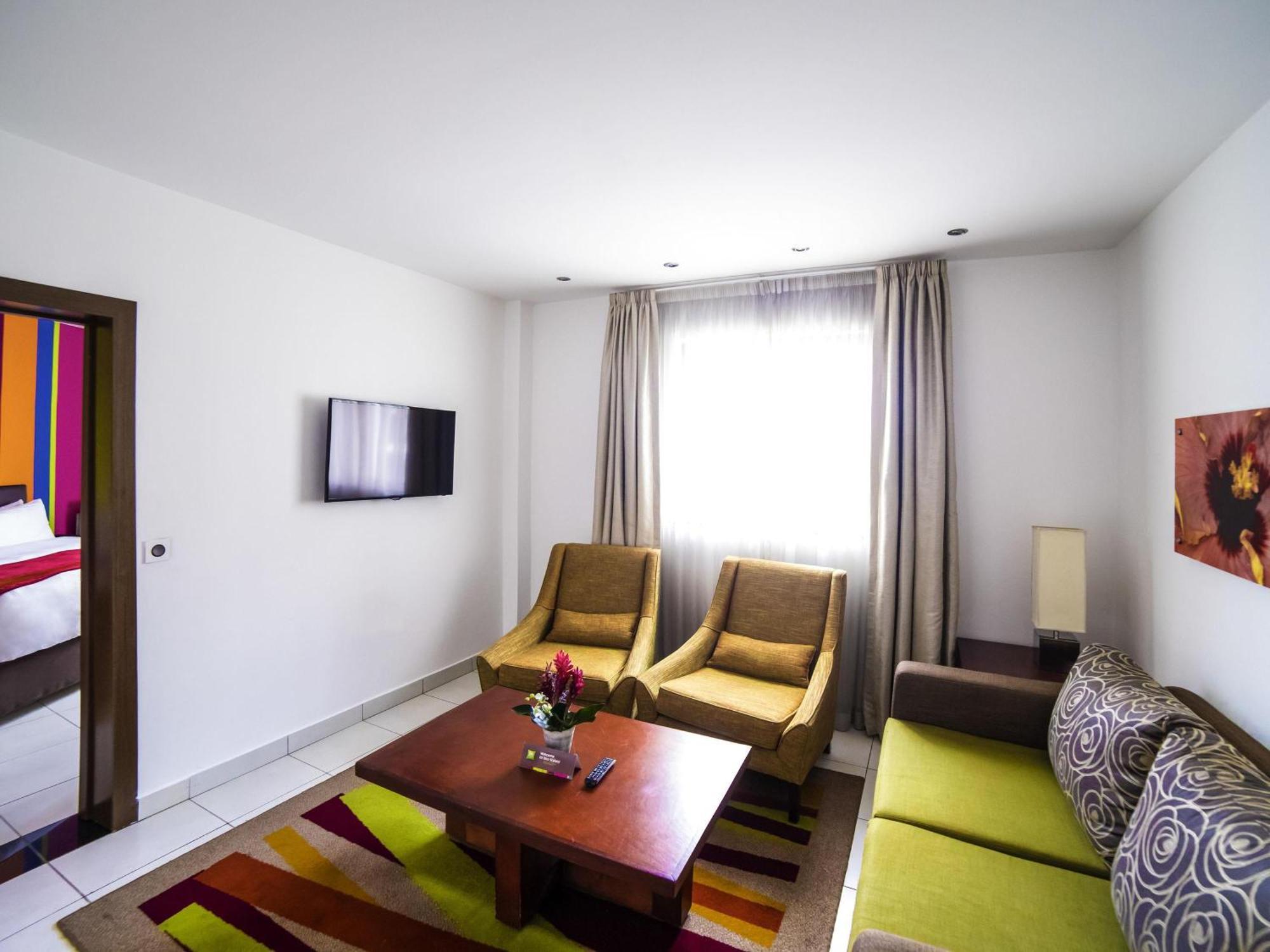 Junior Suite Sofa