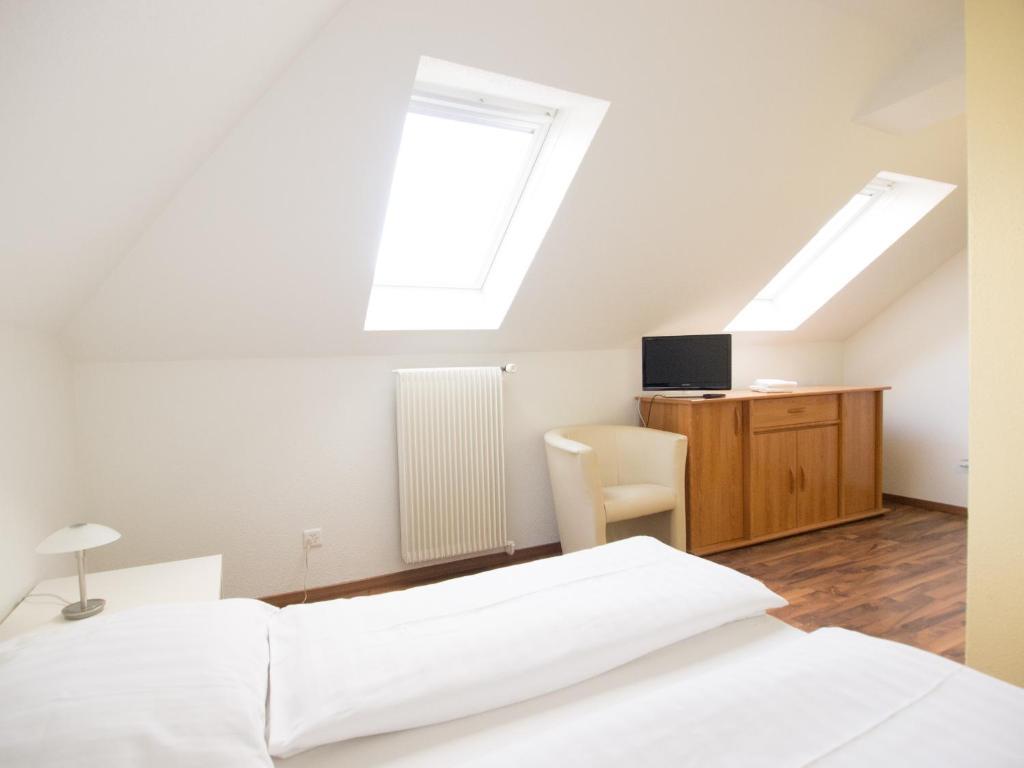 Triple Room External Private Bathroom