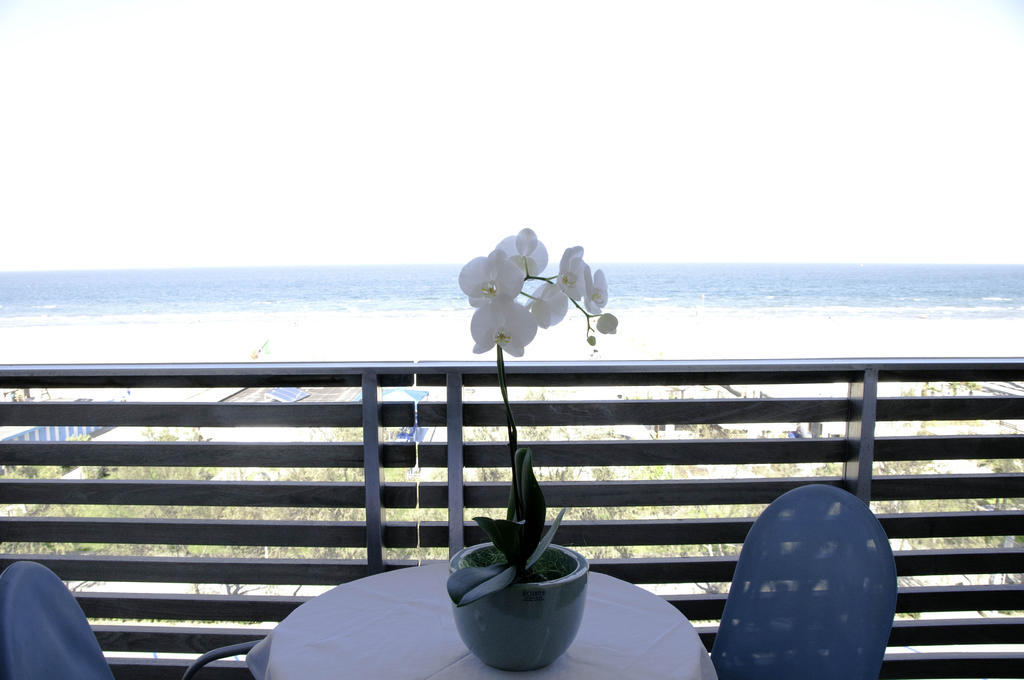 Double or Twin Room with Sea View,247050125:JPEG