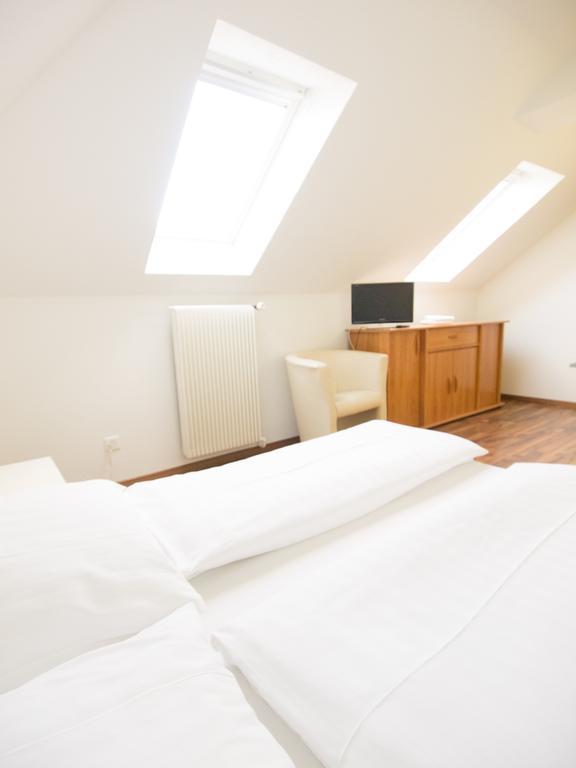 Triple Room External Private Bathroom