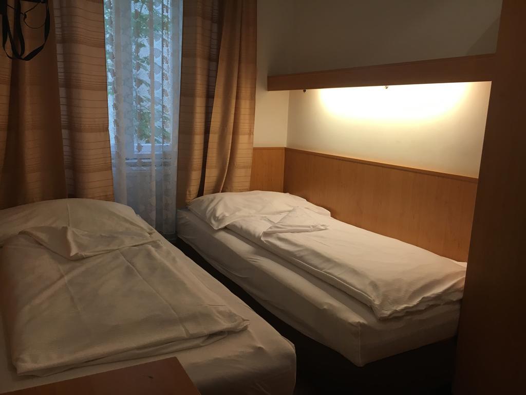 Twin Room,256199393:JPEG