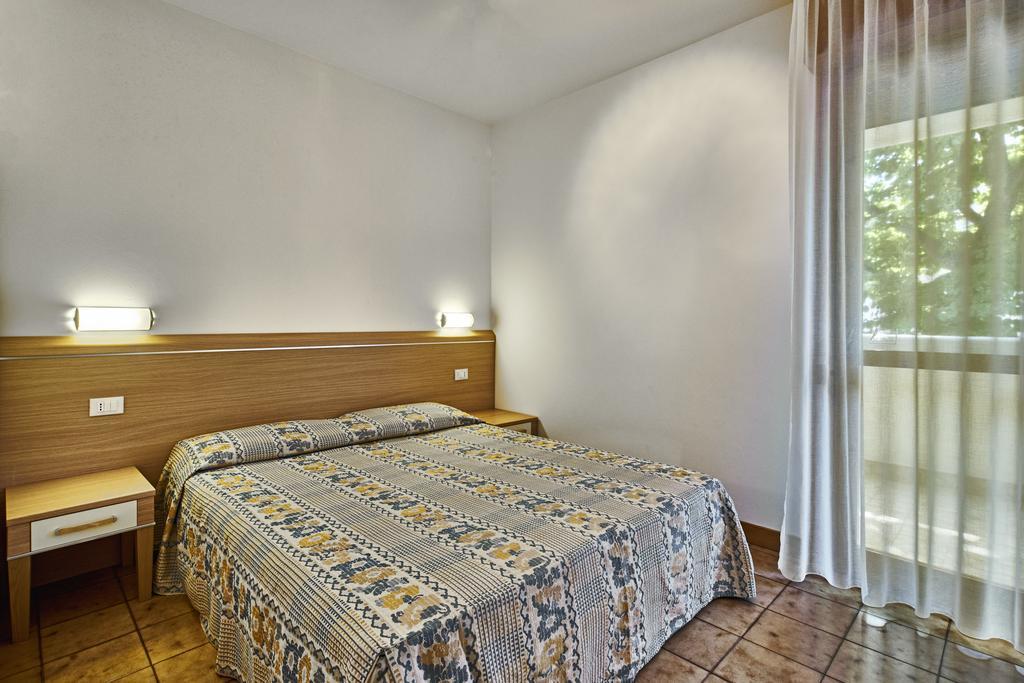 Superior One-Bedroom Apartment Balcony,272965221:JPEG