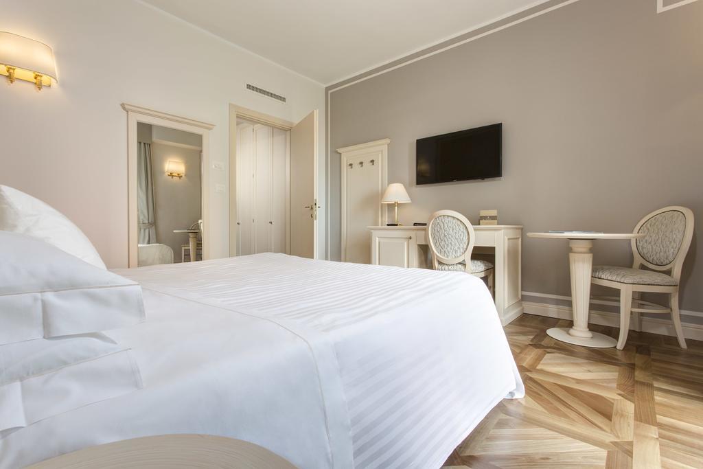 Classic Double Room,401696616:JPEG