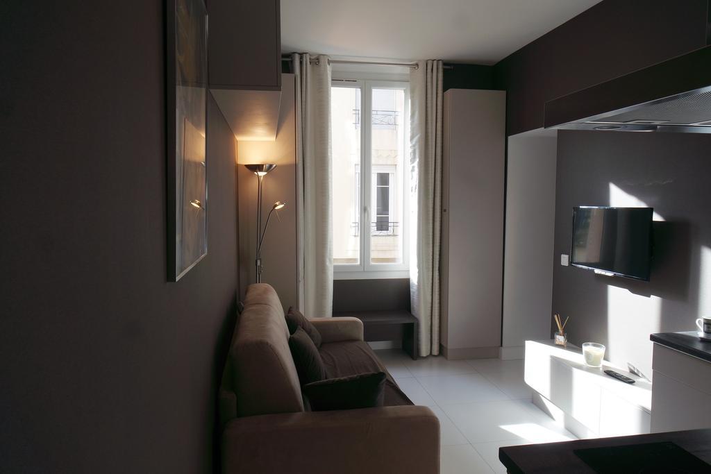 One-Bedroom Apartment,377169205:JPEG