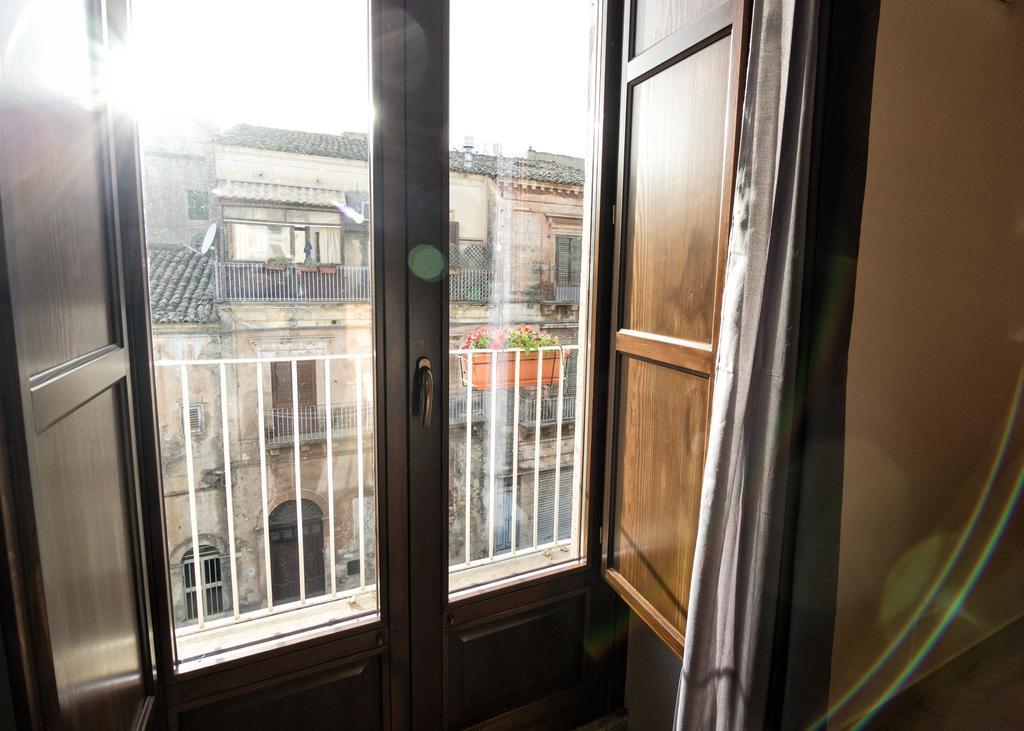 Deluxe Double Room with Balcony,401410824:JPEG