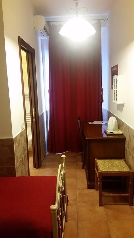 Single Room with Bathroom,681046158:JPEG