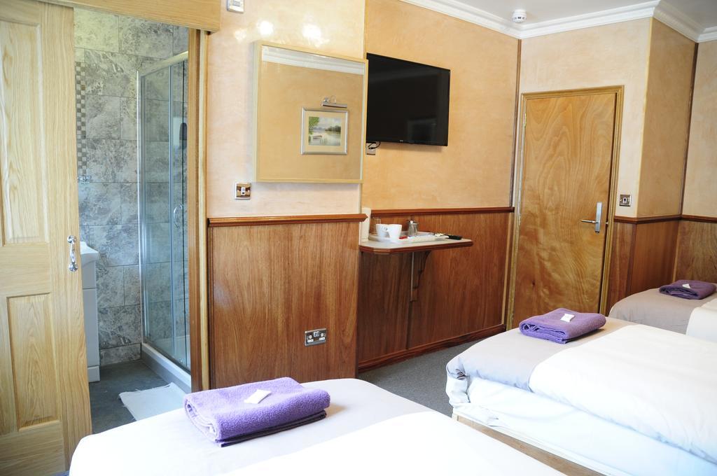 Basic Triple Room