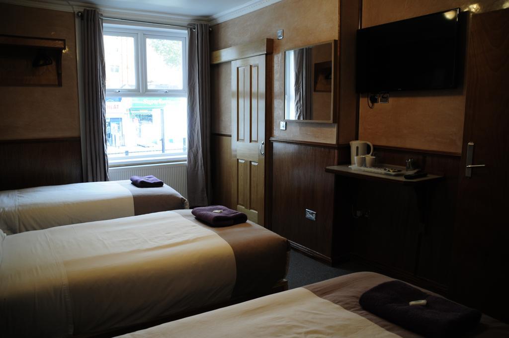 Basic Triple Room