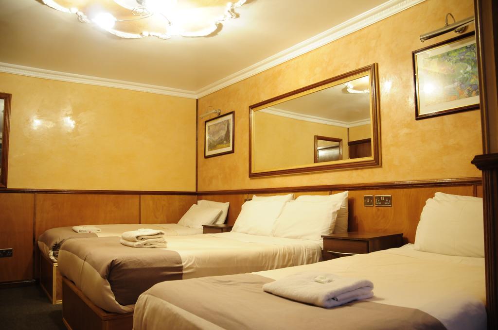 Basic Triple Room