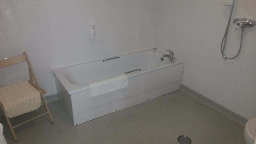 Twin Room - Disability Access,1706903383:JPEG