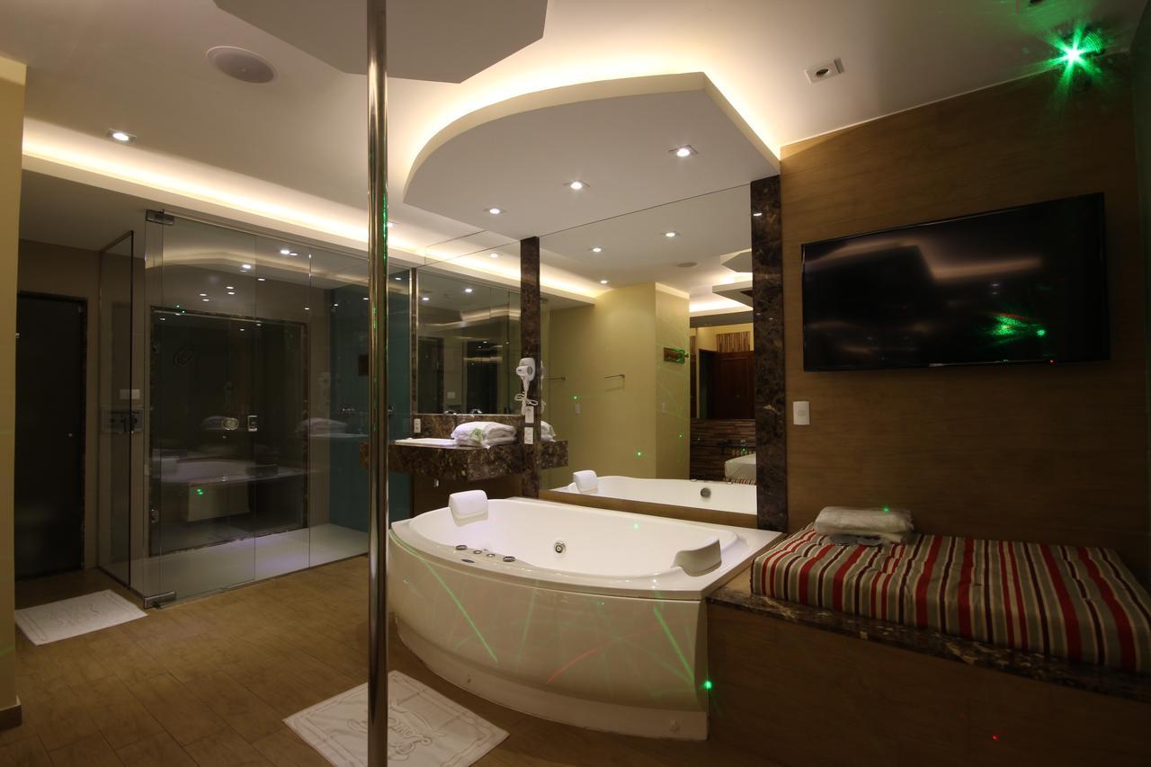 Luxury Suite Spa Bath Sauna