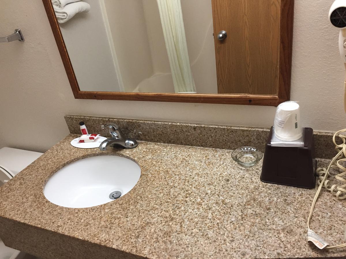 King Room - Non-Smoking