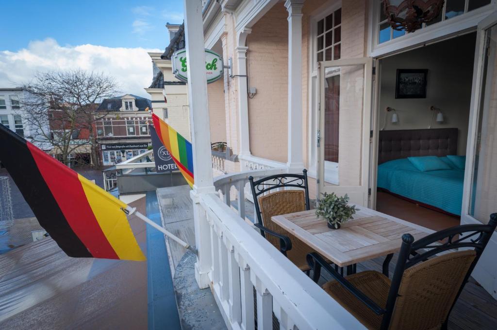Standaard Tweepersoonskamer met 2 Aparte Bedden en een Balkon