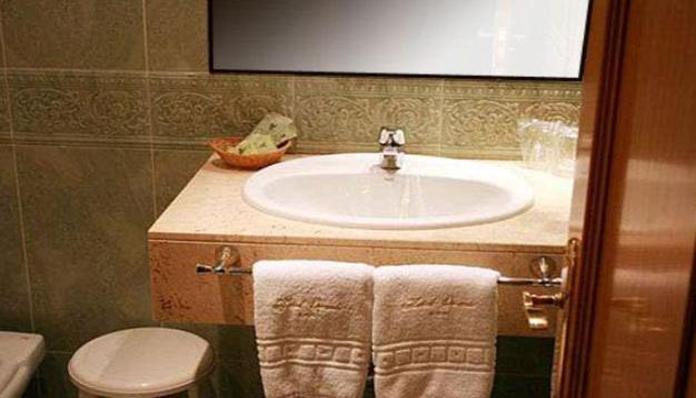 Double or Twin Room,63555871:JPEG