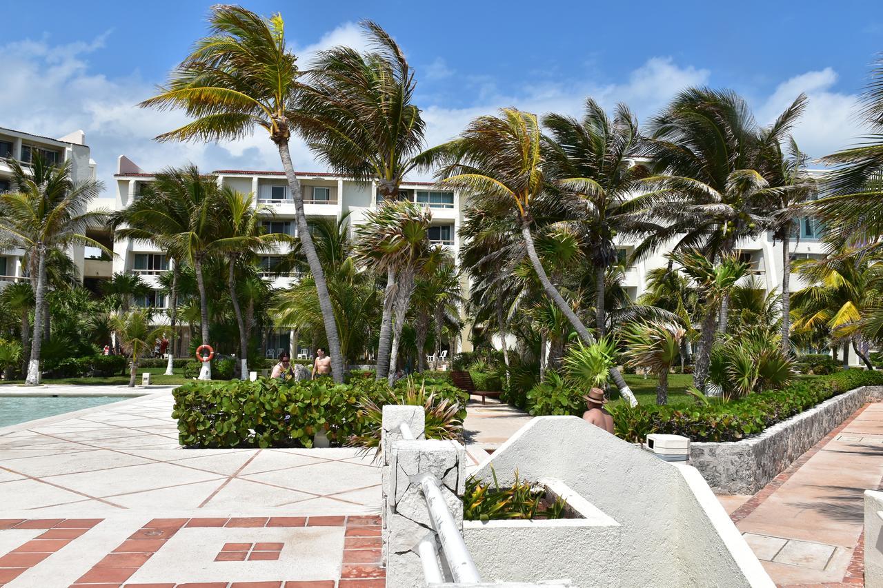 King Suite Pool View