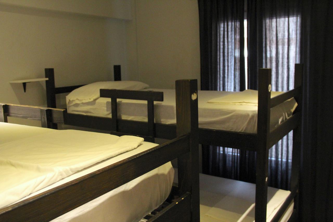 Dormitory Room,642567222:JPEG